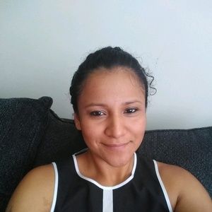 Meet your Posher, Dennisse